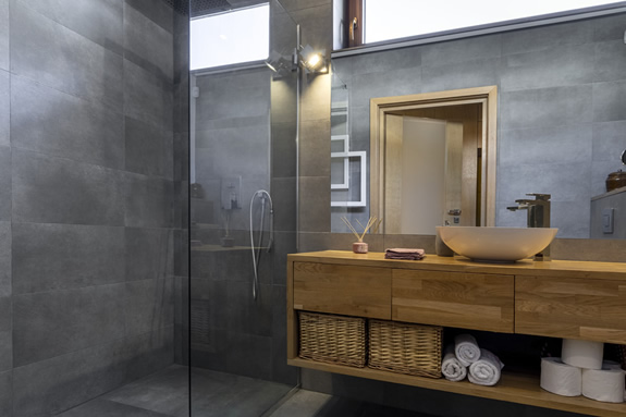 Plastering, Tiling and decorating